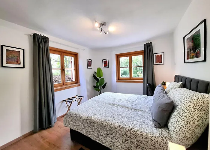 Apartman Family And Group